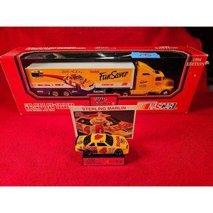 STERLING MARLIN NASCAR TRANSPORTER BUNDLE w/MATCHING STOCKCAR & PLAYER CARD